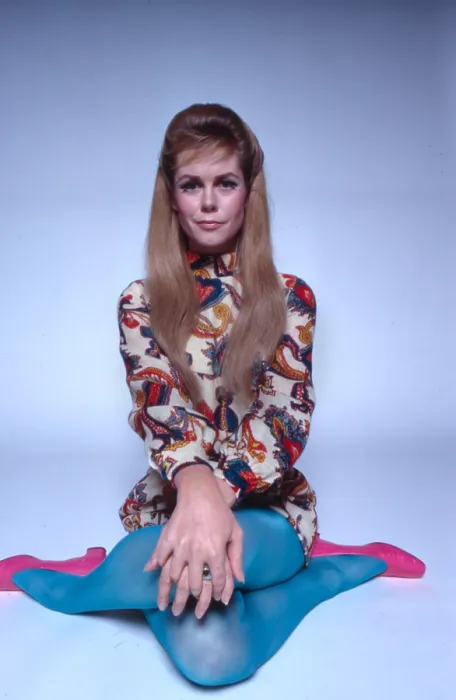 Framed Print : BEWITCHED, Elizabeth Montgomery, 1964-1972