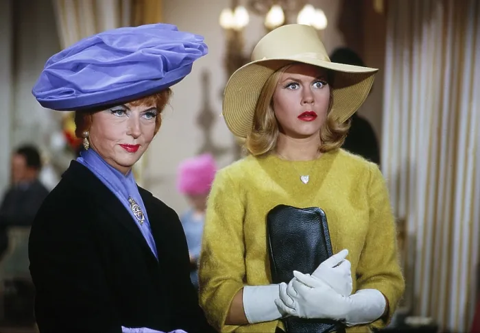 Framed Print : BEWITCHED, from left: Agnes Moorehead, Elizabeth Montgomery, (1964), 1964-1972
