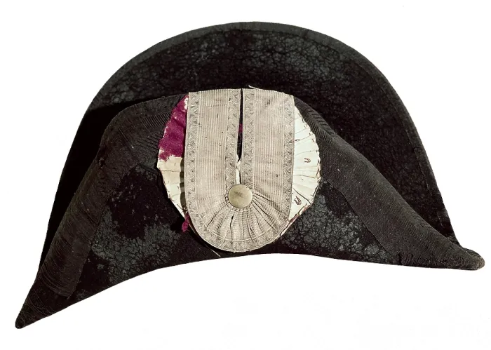Framed Print : Bicorne of Spanish officer. SPAIN. Vitoria. Museum of the Armera (armoury). AISA / Everett Collection**US SALES ONLY** Framed Print : Bicorne of Spanish officer. SPAIN. Vitoria. Museum of the Armera (armoury). AISA / Everett Collection**US SALES ONLY**