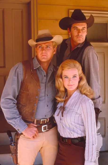 Framed Print : THE BIG VALLEY, Lee Majors, Peter Breck, Linda Evans, 1965-69