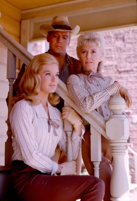 Framed Print : THE BIG VALLEY, Linda Evans, Lee Majors, Barbara Stanwyck, 1965-69