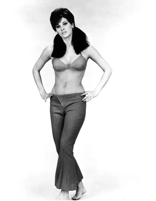 Framed Print : THE BIGGEST BUNDLE OF THEM ALL, Raquel Welch, 1968