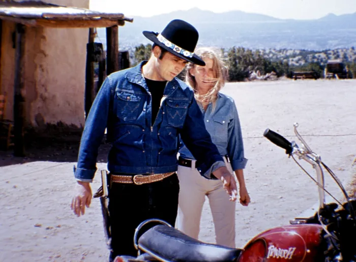 Framed Print : BILLY JACK, Tom Laughlin, Delores Taylor, 1971 Framed Print : BILLY JACK, Tom Laughlin, Delores Taylor, 1971