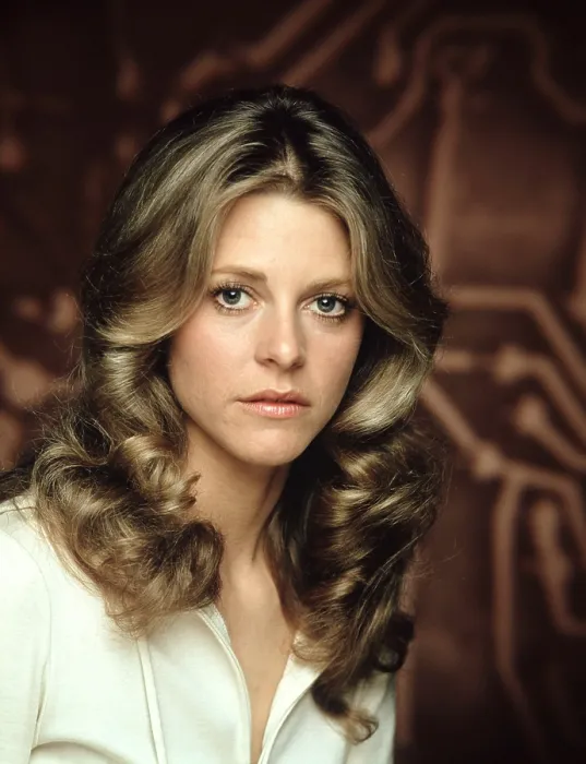 Framed Print : THE BIONIC WOMAN, Lindsay Wagner, 1976-78 Framed Print : THE BIONIC WOMAN, Lindsay Wagner, 1976-78