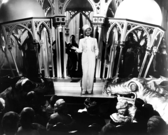 Framed Print : BLONDE VENUS, Marlene Dietrich, 1932 Framed Print : BLONDE VENUS, Marlene Dietrich, 1932