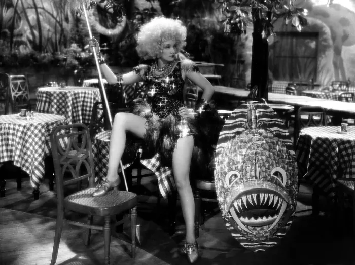 Framed Print : BLONDE VENUS, Marlene Dietrich, 1932