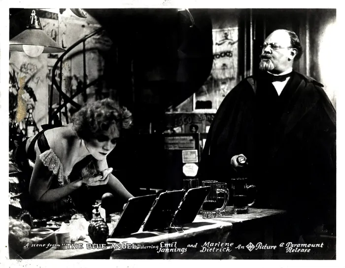 Framed Print : THE BLUE ANGEL, (aka DER BLAUE ENGEL), from left, Marlene Dietrich, Emil Jannings, 1930