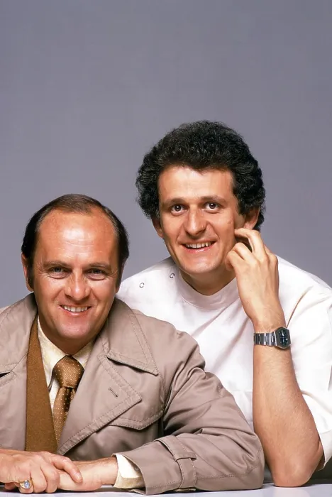 Framed Print : THE BOB NEWHART SHOW, from left: Bob Newhart, Peter Bonerz, 1974, 1972-1978 Framed Print : THE BOB NEWHART SHOW, from left: Bob Newhart, Peter Bonerz, 1974, 1972-1978