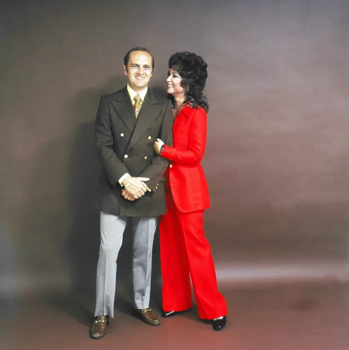 Framed Print : THE BOB NEWHART SHOW, from left: Bob Newhart, Suzanne Pleshette, 1972-1978 Framed Print : THE BOB NEWHART SHOW, from left: Bob Newhart, Suzanne Pleshette, 1972-1978