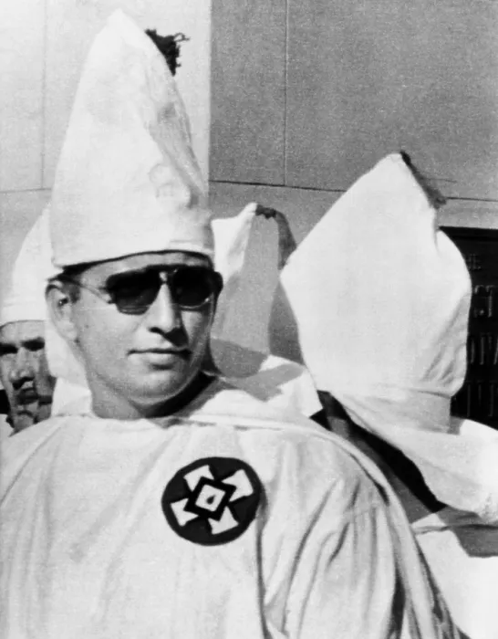 Framed Print : Bob Shelton Grand Wizard of the Alabama Ku Klux Klan, at a Klan meeting in Montgomery, Alabama. Nov. 1956. (CSU_ALPHA_1178) CSU Archives / Everett Collection Framed Print : Bob Shelton Grand Wizard of the Alabama Ku Klux Klan, at a Klan meeting in Montgomery, Alabama. Nov. 1956. (CSU_ALPHA_1178) CSU Archives / Everett Collection