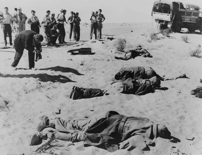 Framed Print : Bodies of dead Egyptian soldiers lying in the Sinai desert following Israeli advance Framed Print : Bodies of dead Egyptian soldiers lying in the Sinai desert following Israeli advance