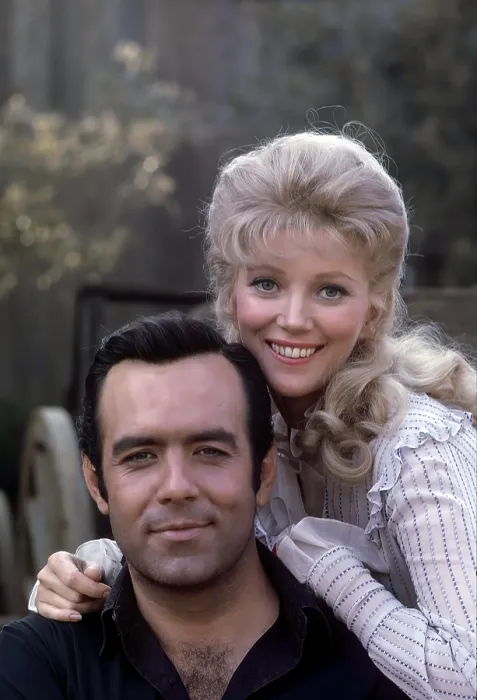 Framed Print : BONANZA, from left: Pernell Roberts, Kathie Browne, (1963), 1959-1973