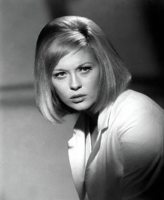 Framed Print : BONNIE AND CLYDE, Faye Dunaway, 1967 Framed Print : BONNIE AND CLYDE, Faye Dunaway, 1967