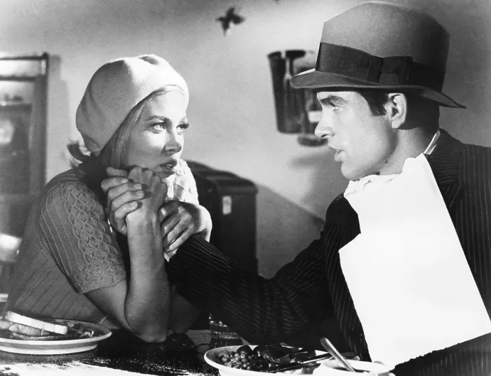 Framed Print : BONNIE AND CLYDE, from left: Faye Dunaway, Warren Beatty, 1967 Framed Print : BONNIE AND CLYDE, from left: Faye Dunaway, Warren Beatty, 1967