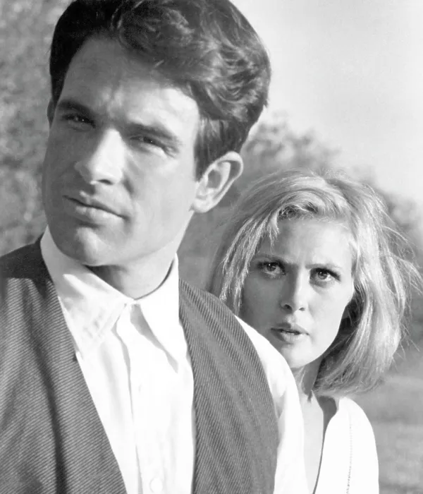 Framed Print : BONNIE AND CLYDE, Warren Beatty, Faye Dunaway, 1967 Framed Print : BONNIE AND CLYDE, Warren Beatty, Faye Dunaway, 1967