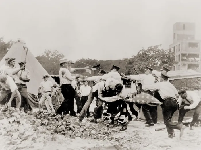 Framed Print : Bonus veterans clash with Washington police officers during the riot on July 28, 1932. Two resisting veterans were killed