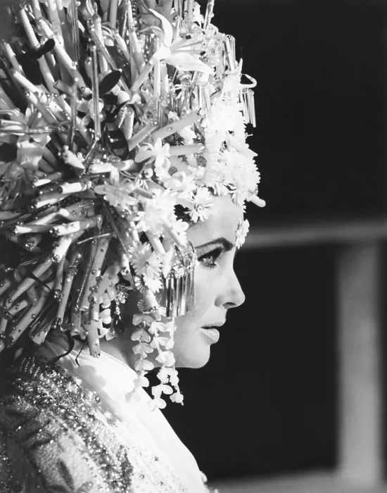 Framed Print : BOOM!, Elizabeth Taylor, 1968