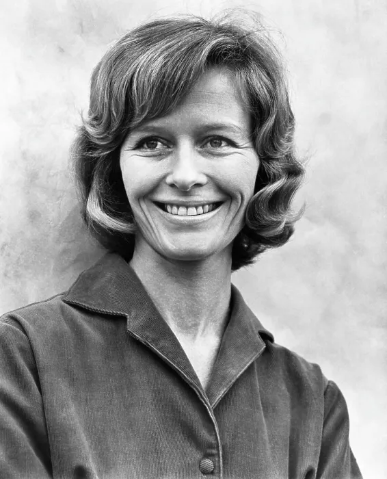 Framed Print : BORN FREE, Virginia McKenna, 1966 Framed Print : BORN FREE, Virginia McKenna, 1966
