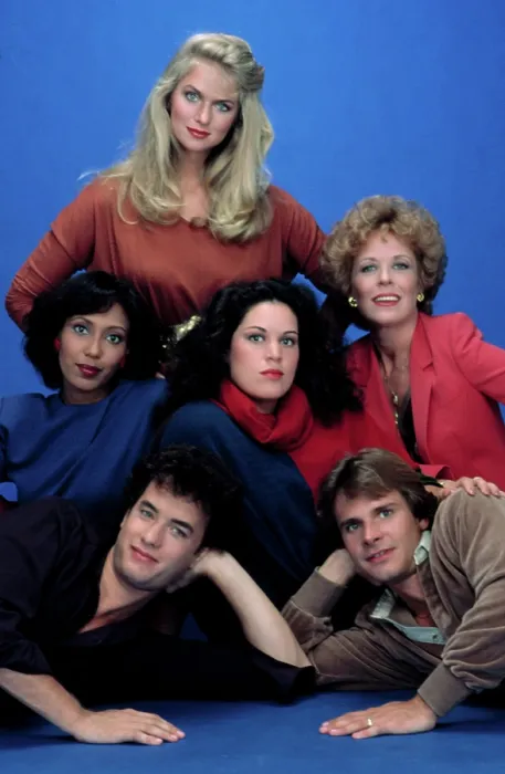 Framed Print : BOSOM BUDDIES, (clockwise): Tom Hanks, Telma Hopkins, Donna Dixon, Wendie Jo Sperber, Holland Taylor, Peter Scolari, 1980-82