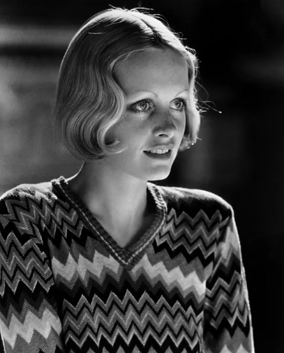Framed Print : THE BOY FRIEND, Twiggy, 1971