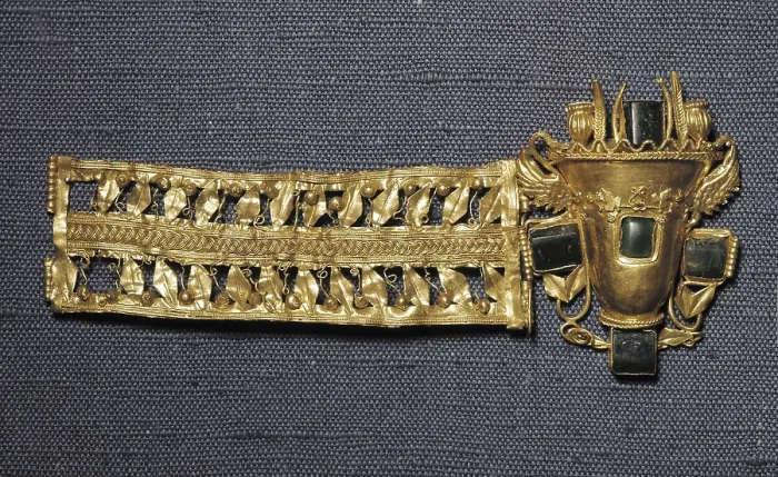 Framed Print : Bracelet. 1st c. Roman art. Early Empire. Jewelry. UNITED KINGDOM. London. The British Museum. AISA / Everett Collection**US SALES ONLY**