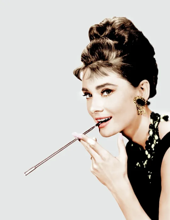 Framed Print : BREAKFAST AT TIFFANY'S, Audrey Hepburn, 1961 Framed Print : BREAKFAST AT TIFFANY'S, Audrey Hepburn, 1961