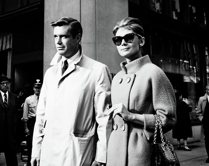 Framed Print : BREAKFAST AT TIFFANY'S, from left, George Peppard, Audrey Hepburn, 1961 Framed Print : BREAKFAST AT TIFFANY'S, from left, George Peppard, Audrey Hepburn, 1961