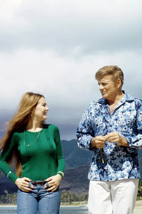 Framed Print : THE BRIAN KEITH SHOW, (aka THE LITTLE PEOPLE), from left: Shelley Fabares, Brian Keith, (1973), 1972-1973