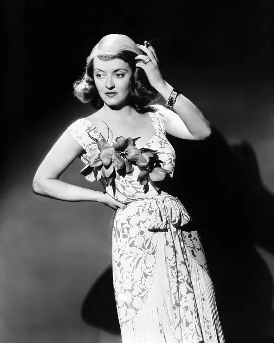 Framed Print : THE BRIDE CAME C.O.D. Bette Davis, 1941
