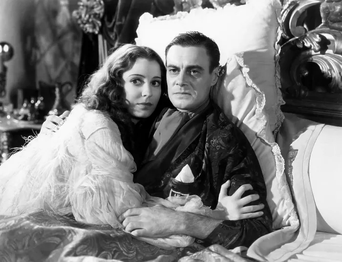 Framed Print : THE BRIDE OF FRANKENSTEIN, from left: Valerie Hobson, Colin Clive, 1935 Framed Print : THE BRIDE OF FRANKENSTEIN, from left: Valerie Hobson, Colin Clive, 1935