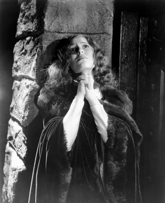 Framed Print : THE BRIDE OF FRANKENSTEIN, Valerie Hobson, 1935 Framed Print : THE BRIDE OF FRANKENSTEIN, Valerie Hobson, 1935