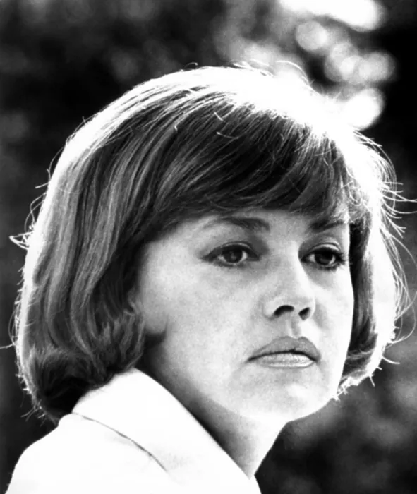 Framed Print : THE BRIDE WORE BLACK, (aka LA MARIEE ETAIT EN NOIR), Jeanne Moreau, 1968