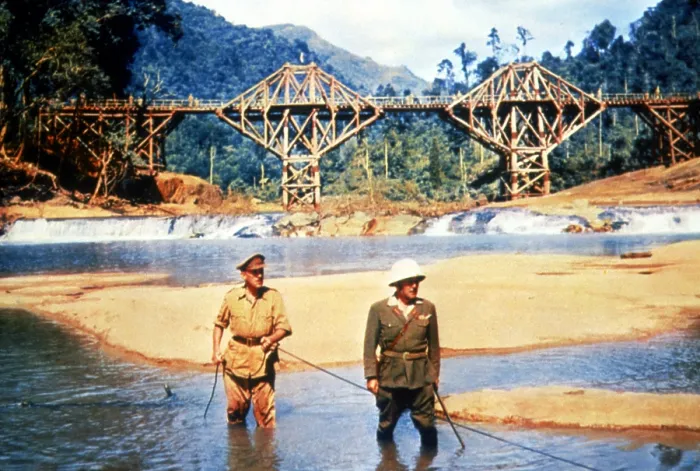 Framed Print : THE BRIDGE ON THE RIVER KWAI, Alec Guinness, Sessue Hayakawa, 1957