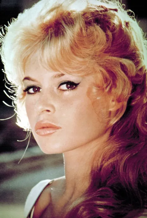 Framed Print : Brigitte Bardot, 1960s Framed Print : Brigitte Bardot, 1960s