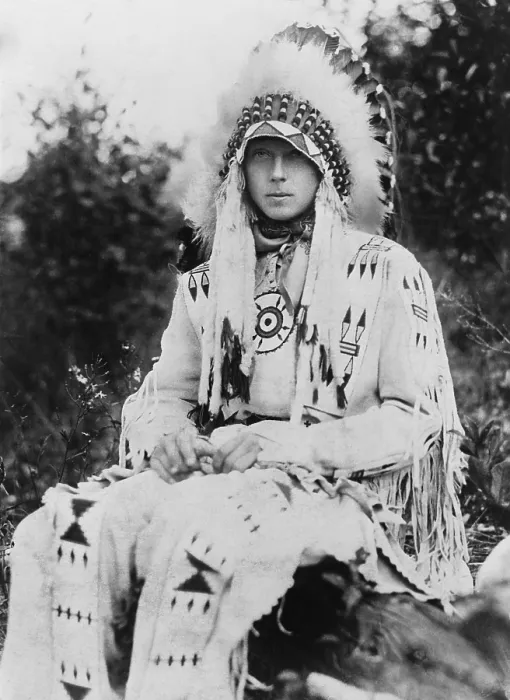 Framed Print : Britain's King Edward VIII as Prince of Wales, wearing the headdress of a Native American chief during a visit to the United States in the early 1920s Framed Print : Britain's King Edward VIII as Prince of Wales, wearing the headdress of a Native American chief during a visit to the United States in the early 1920s