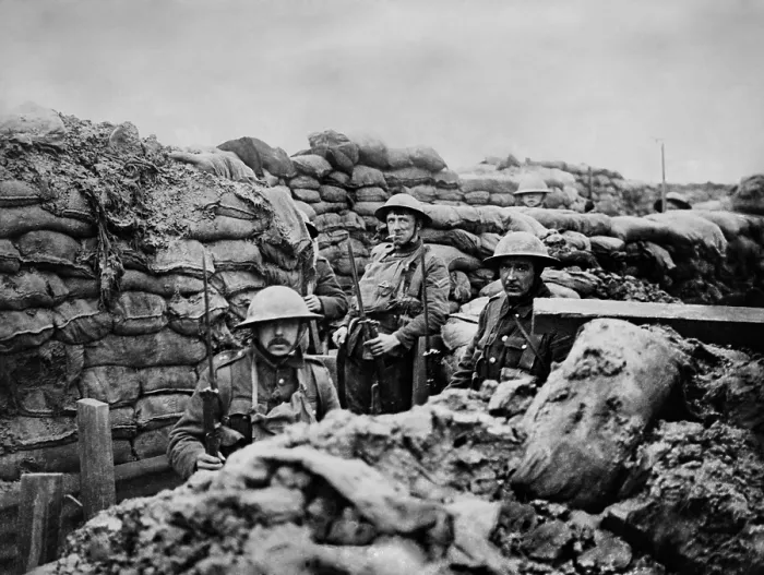 Framed Print : British World War 1 soldiers in a front Line trench. 1915-18. (BSLOC_2012_4_137) Framed Print : British World War 1 soldiers in a front Line trench. 1915-18. (BSLOC_2012_4_137)