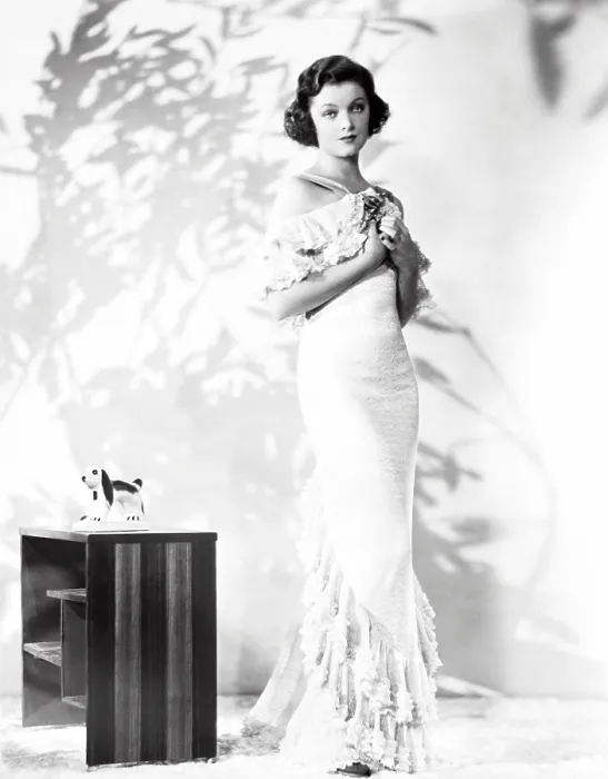 Framed Print : BROADWAY BILL, Myrna Loy (in a gown by Robert Kalloch), 1934 Framed Print : BROADWAY BILL, Myrna Loy (in a gown by Robert Kalloch), 1934