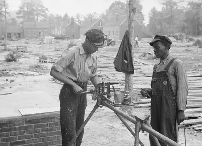 Framed Print : Builders at Newport News Homesteads, Virginia, Sept. 1936