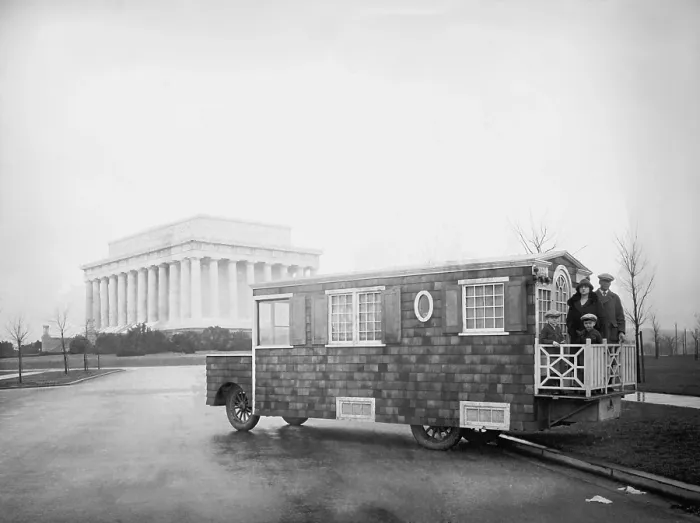 Framed Print : Bungalow Auto parked near the Lincoln Memorial in Washington, D.C. Feb.1, 1926. The house on wheels belongs to the W.M