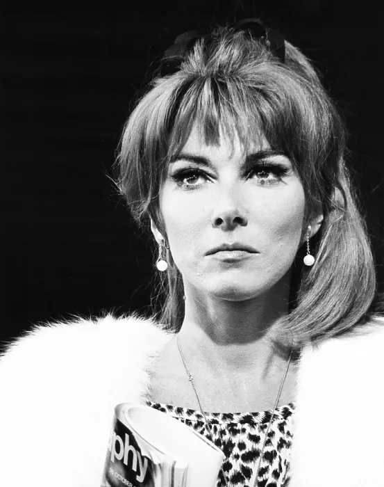 Framed Print : BUONA SERA, MRS. CAMPBELL, Lee Grant, 1968 Framed Print : BUONA SERA, MRS. CAMPBELL, Lee Grant, 1968