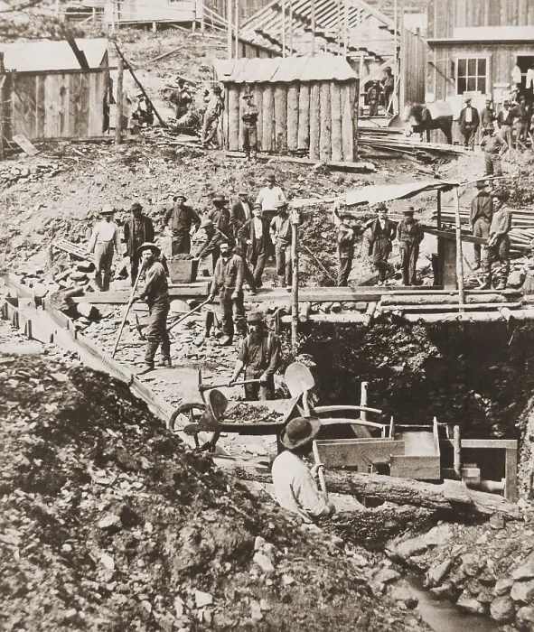Framed Print : Bystanders watch as crew drifting mining for gold below Discovery Point, in Deadwood, Dakota Territory