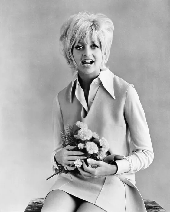 Framed Print : CACTUS FLOWER, Goldie Hawn, 1969 Framed Print : CACTUS FLOWER, Goldie Hawn, 1969