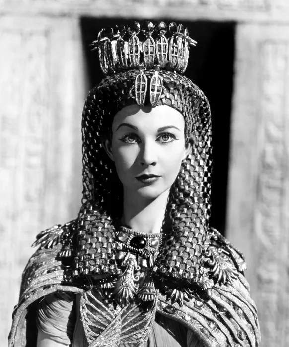 Framed Print : CAESAR AND CLEOPATRA, Vivien Leigh, 1945 Framed Print : CAESAR AND CLEOPATRA, Vivien Leigh, 1945