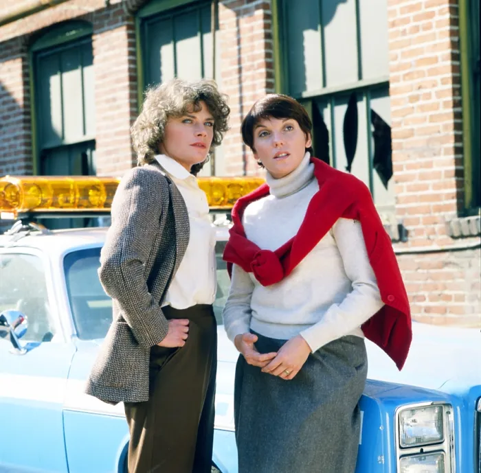 Framed Print : CAGNEY & LACEY, (aka CAGNEY AND LACEY), from left: Sharon Gless, Tyne Daly, 1981-1988
