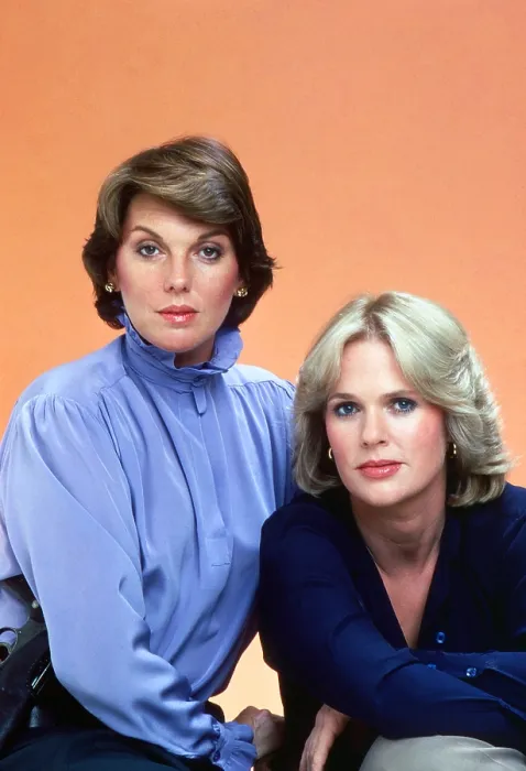 Framed Print : CAGNEY & LACEY, (aka CAGNEY AND LACEY), from left: Tyne Daly, Sharon Gless, 1981-1988