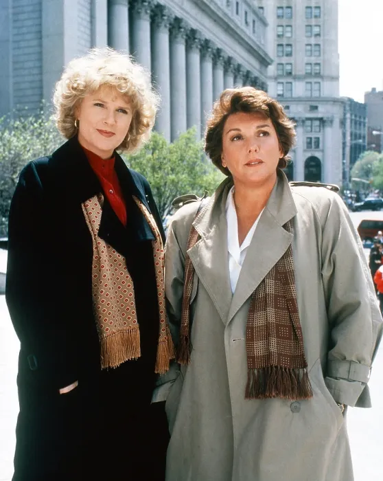 Framed Print : CAGNEY & LACEY: THE RETURN, from left: Sharon Gless, Tyne Daly, aired: November 6, 1994