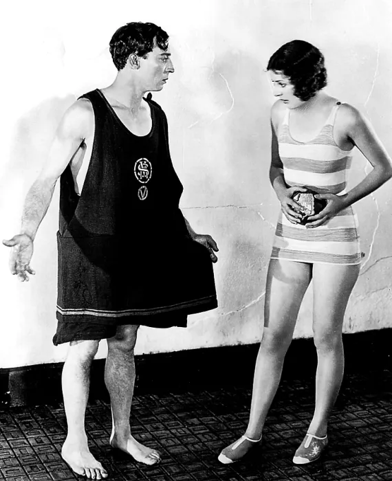 Framed Print : THE CAMERAMAN, Buster Keaton, Marceline Day, 1928 Framed Print : THE CAMERAMAN, Buster Keaton, Marceline Day, 1928