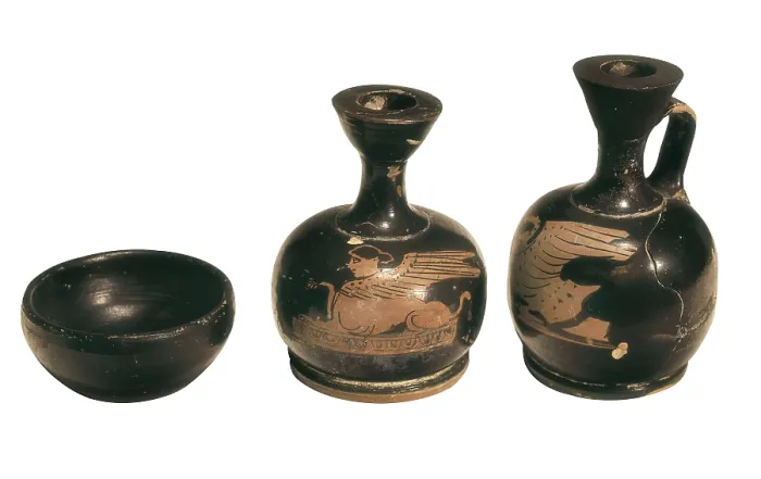 Framed Print : Campanian vases and bowl (450-50 BC). Ceramics. SPAIN. Madrid. National Museum of Archaeology. Proc: SPAIN. Peal de Becerro. Necropolis of Tugia