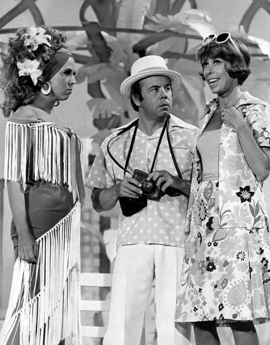 Framed Print : CAROL BURNETT SHOW, 1967-79, Vicki Lawrence, Tim Conway, Carol Burnett, salute to Harold Arlen, 11 / 26 / 75
