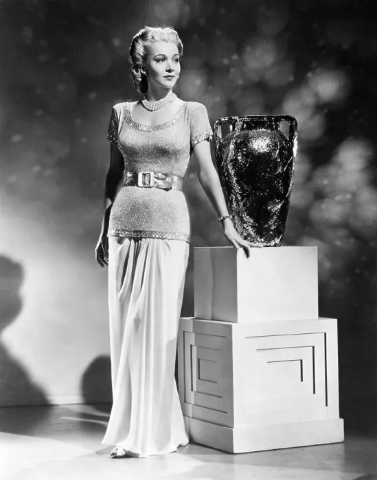 Framed Print : Carole Landis, ca. 1941 Framed Print : Carole Landis, ca. 1941